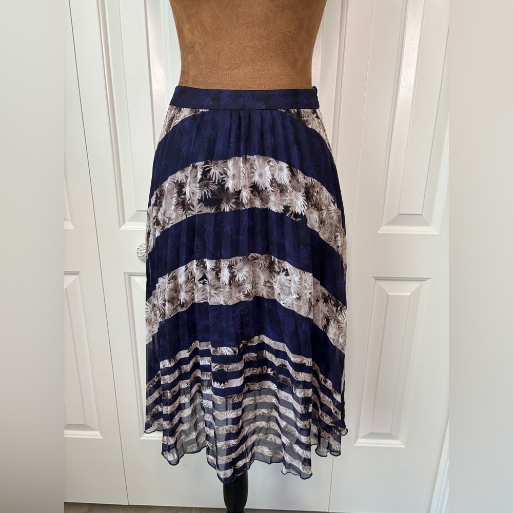 Astr High Waisted Pleated Midi Skirt, Size Small